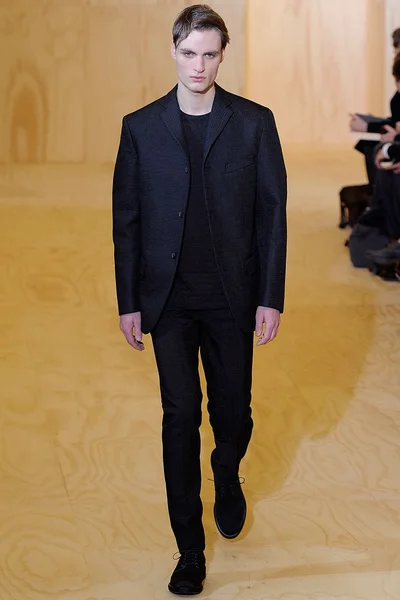 Look 14